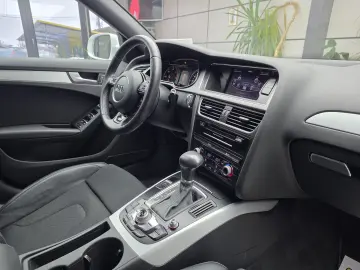 Audi A4 2.0TDI   177cp  S-Line