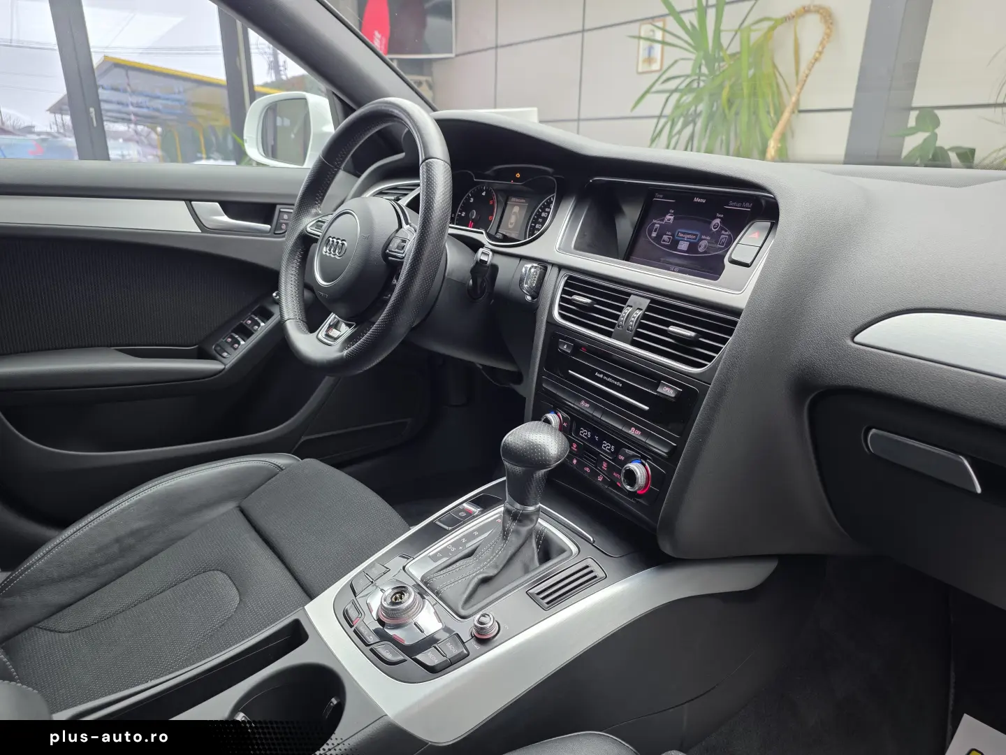 Audi A4 2.0TDI   177cp  S-Line