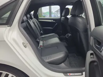 Audi A4 2.0TDI   177cp  S-Line