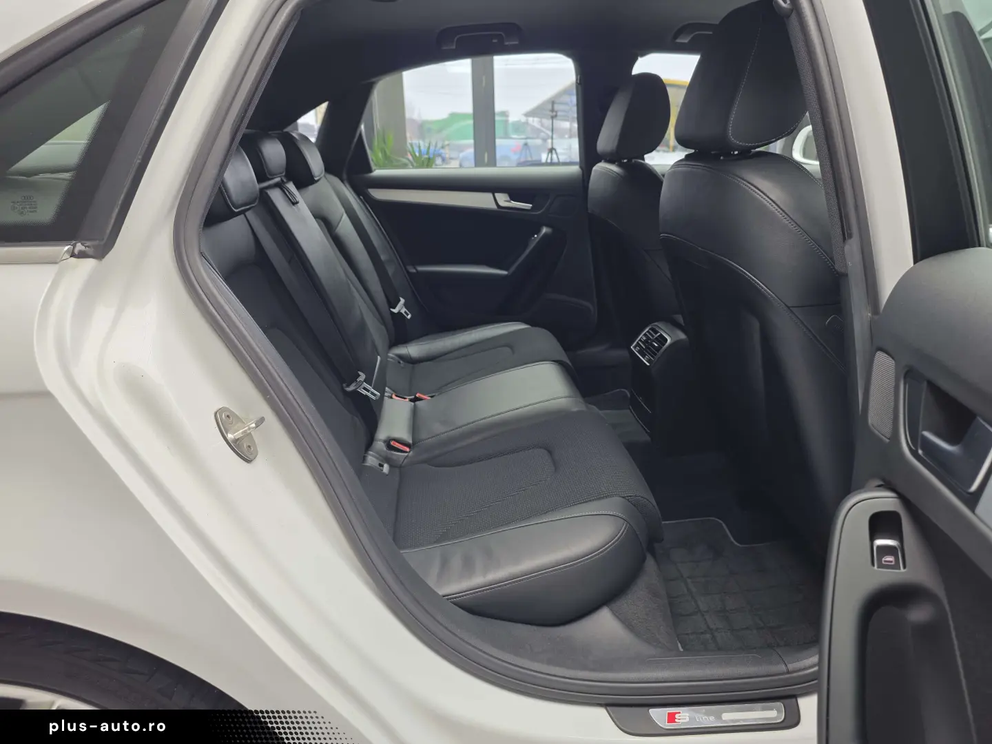 Audi A4 2.0TDI   177cp  S-Line