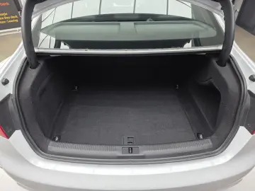 Audi A4 2.0TDI   177cp  S-Line