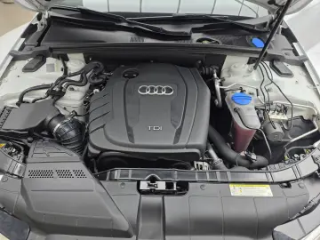 Audi A4 2.0TDI   177cp  S-Line