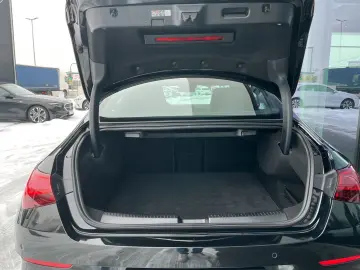 MERCEDES-BENZ CLA 200 Coupé AMG Line  LED Pano Keyless