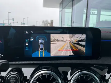 MERCEDES-BENZ CLA 200 Coupé AMG Line  LED Pano Keyless