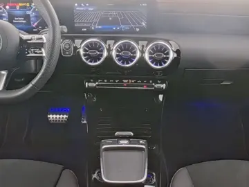 MERCEDES-BENZ CLA 200 AMG   Pano  Nightcolor