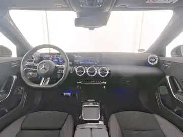 MERCEDES-BENZ CLA 200 AMG   Pano  Nightcolor