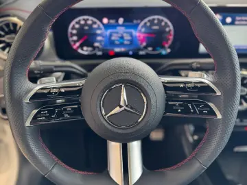 MERCEDES-BENZ CLA 200 AMG Line Edition Night Pano Burm. ACC