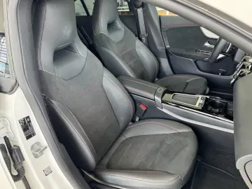 MERCEDES-BENZ CLA 200 AMG Line Edition Night Pano Burm. ACC