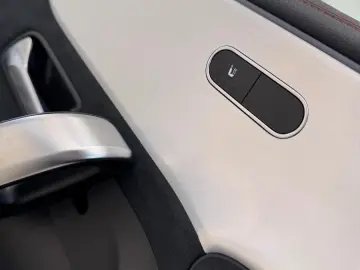 MERCEDES-BENZ CLA 200 AMG Line Edition Night Pano Burm. ACC