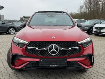 MERCEDES-BENZ GLC 300e AMG Line 4-Matic