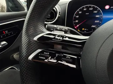 MERCEDES-BENZ GLC 300e AMG Line 4-Matic