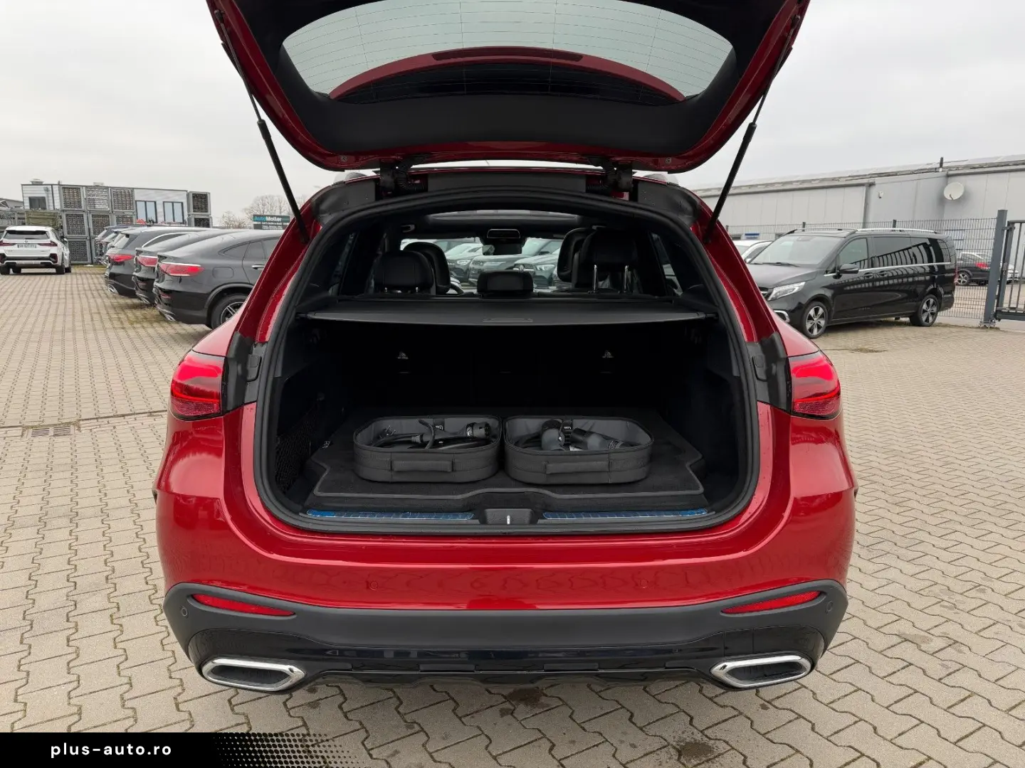 MERCEDES-BENZ GLC 300e AMG Line 4-Matic