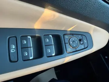 HYUNDAI SANTA FE 1.6 T Plug-in 4WD Prime Assist Pano WR