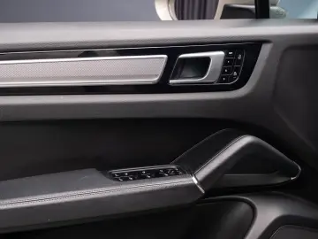 Porsche Cayenne S  Panoramic  Chrono plus