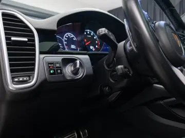 Porsche Cayenne S  Panoramic  Chrono plus