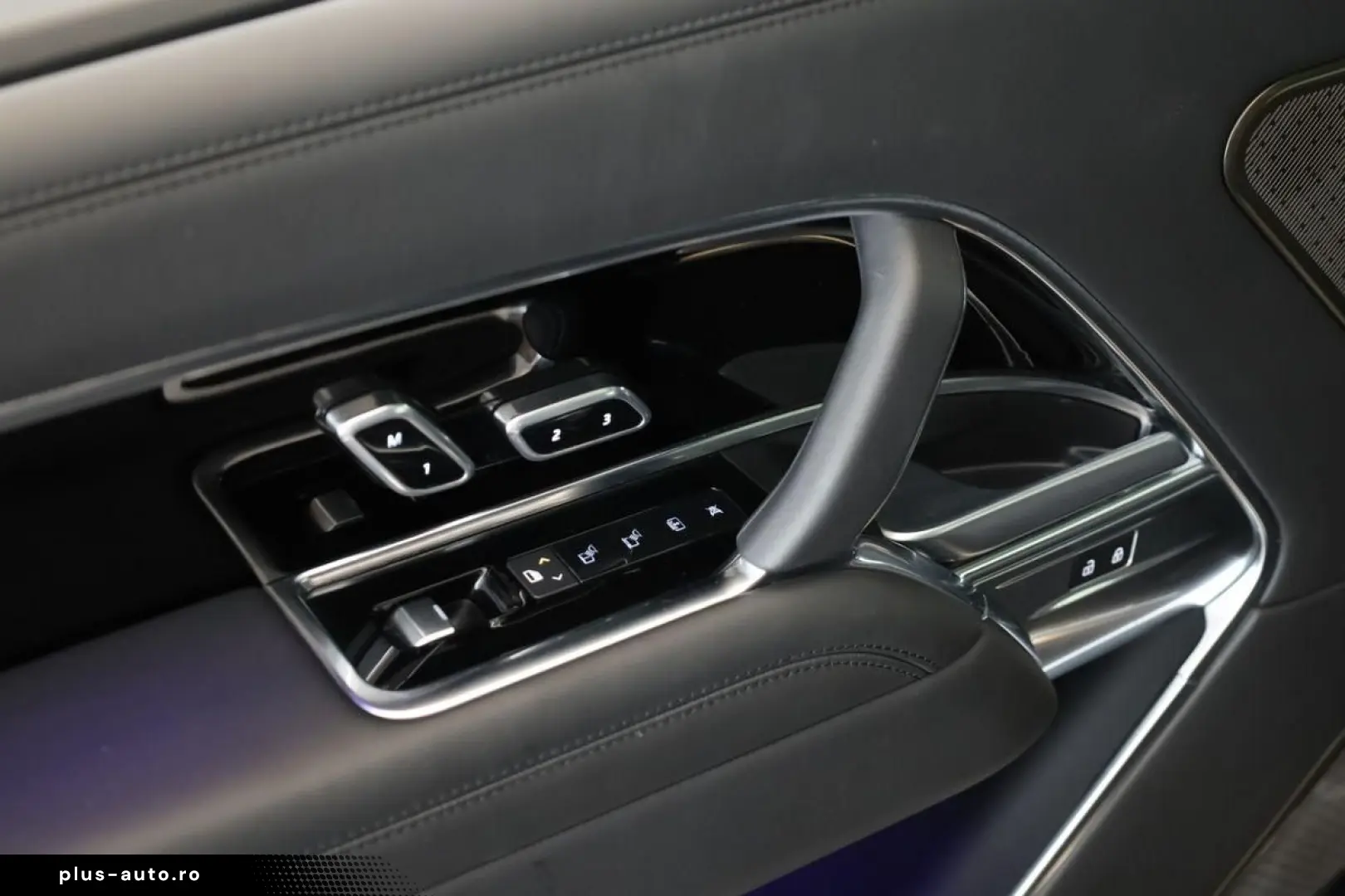 LAND ROVER Range Rover D350 Autobiography LWB 7 Pano AHK 23