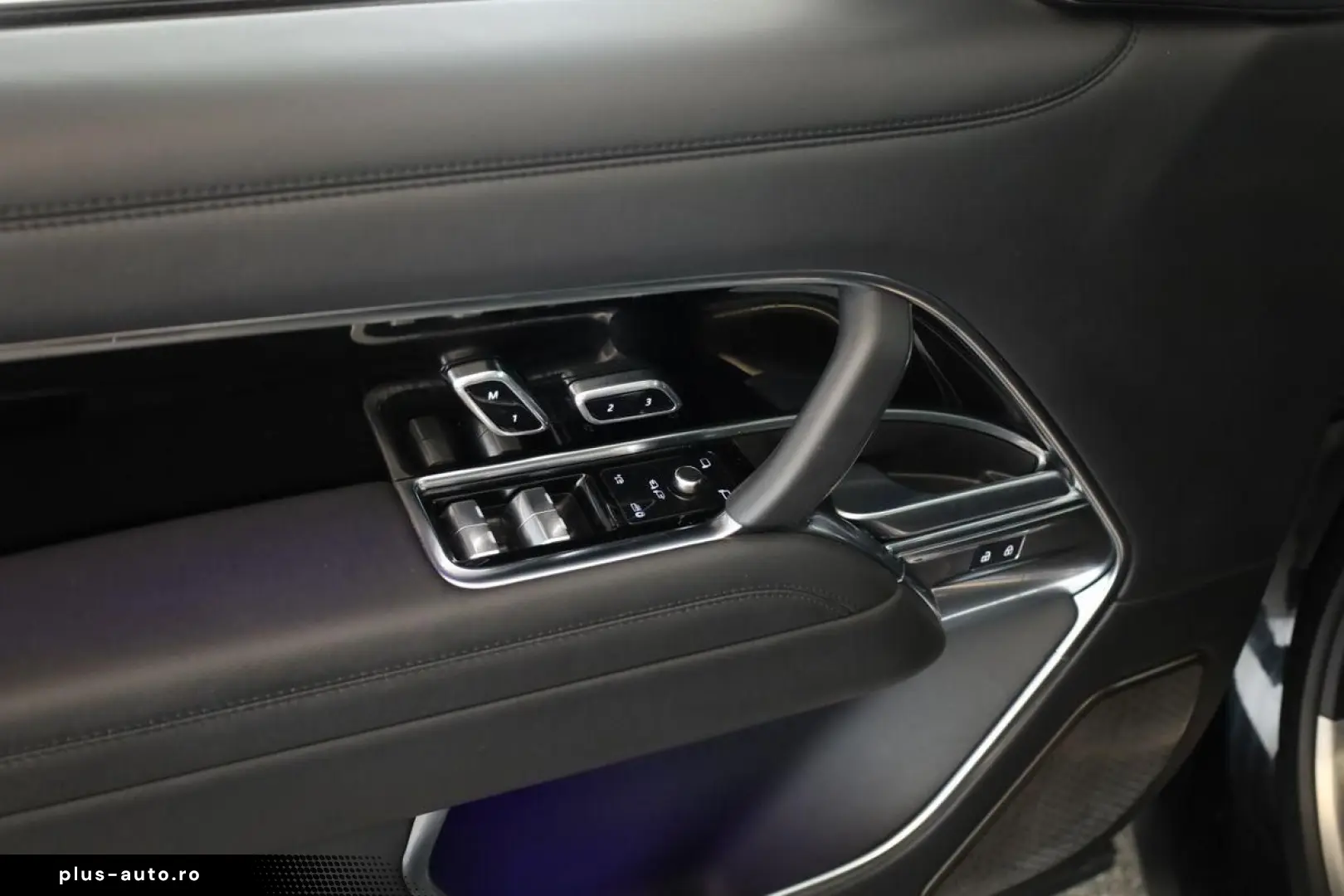 LAND ROVER Range Rover D350 Autobiography LWB 7 Pano AHK 23