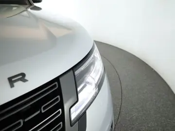 LAND ROVER Range Rover D350 Autobiography LWB 7 Pano AHK 23