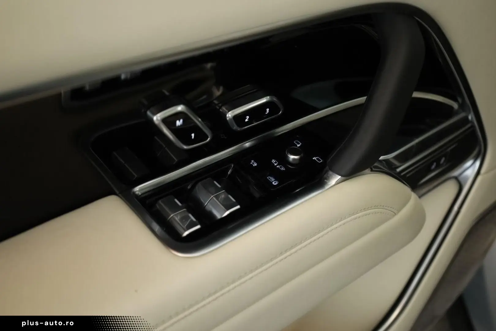 LAND ROVER Range Rover D350 Autobiography LWB 7 Pano AHK 23