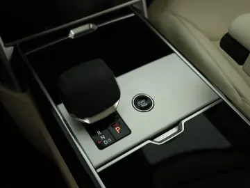 LAND ROVER Range Rover D350 Autobiography LWB 7 Pano AHK 23