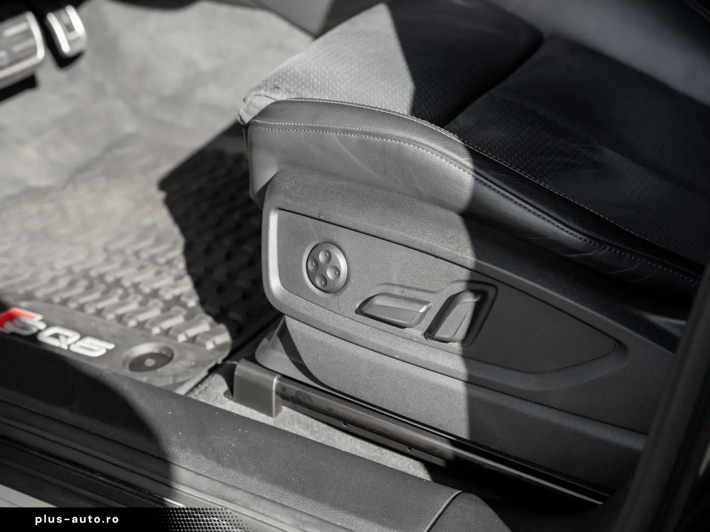 AUDI SQ5 3.0 TDI quattro basis Pano Kam. Navi Pano LM