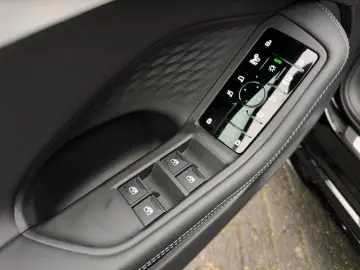 AUDI A5 Avant TFSI qu edition one PANO MATRIX AHK HuD