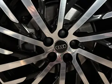 AUDI A8 50 TDI quattro S-LINE  HD-Matrix Luft B&O