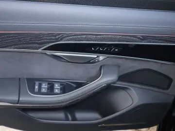 AUDI A8L 50 TDI quattro lang CHROMPAKET SPORTSITZ B&O