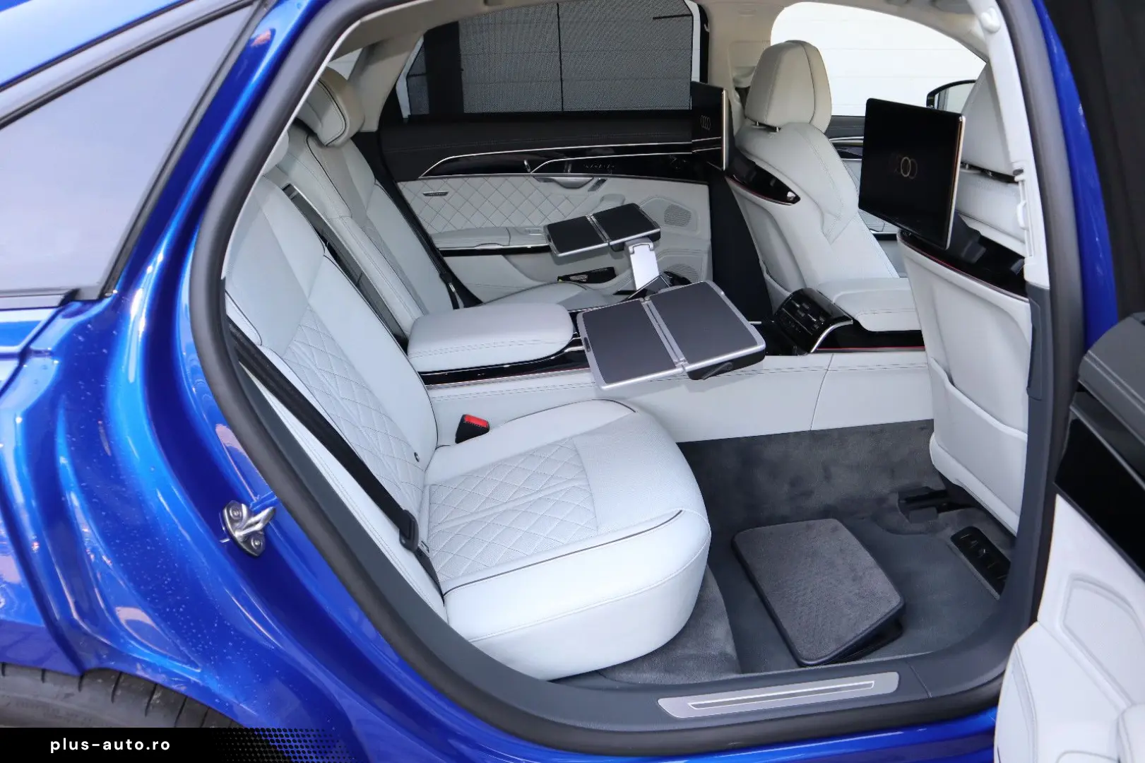 AUDI A8L 60 TFSIe lang EXCLUSIVE S-LINE UPE 183.530 -