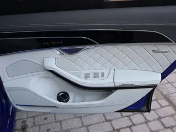 AUDI A8L 60 TFSIe lang EXCLUSIVE S-LINE UPE 183.530 -