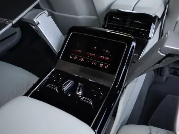 AUDI A8L 60 TFSIe lang EXCLUSIVE S-LINE UPE 183.530 -