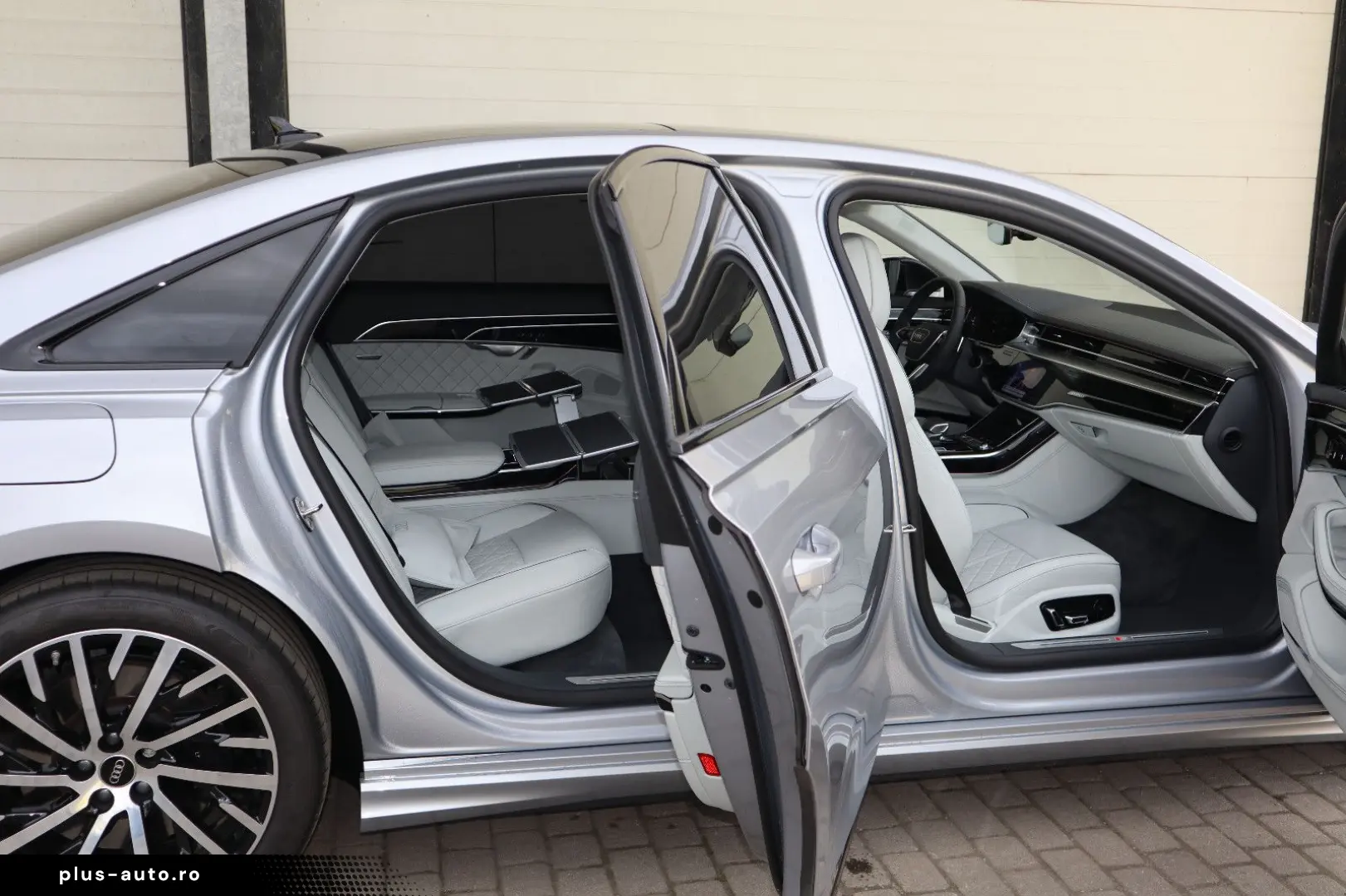 AUDI A8L 60 TFSI e lang EXCLUSIVE S-LINE UPE183.530 -