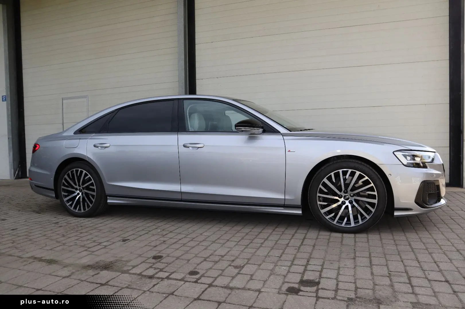 AUDI A8L 60 TFSI e lang EXCLUSIVE S-LINE UPE183.530 -