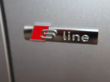 AUDI A8L 60 TFSI e lang EXCLUSIVE S-LINE UPE183.530 -