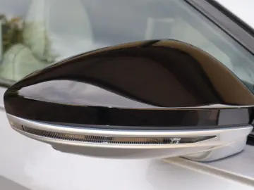 AUDI A8L 60 TFSI e lang EXCLUSIVE S-LINE UPE183.530 -