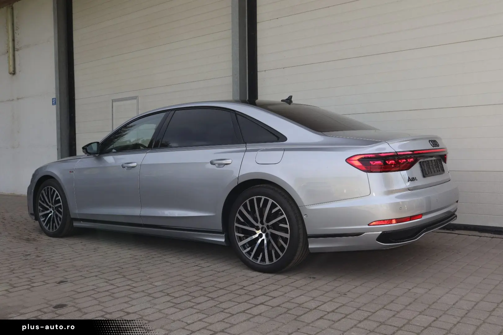 AUDI A8L 60 TFSI e lang EXCLUSIVE S-LINE UPE183.530 -