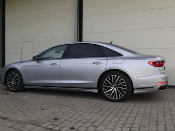 AUDI A8L 60 TFSI e lang EXCLUSIVE S-LINE UPE183.530 -