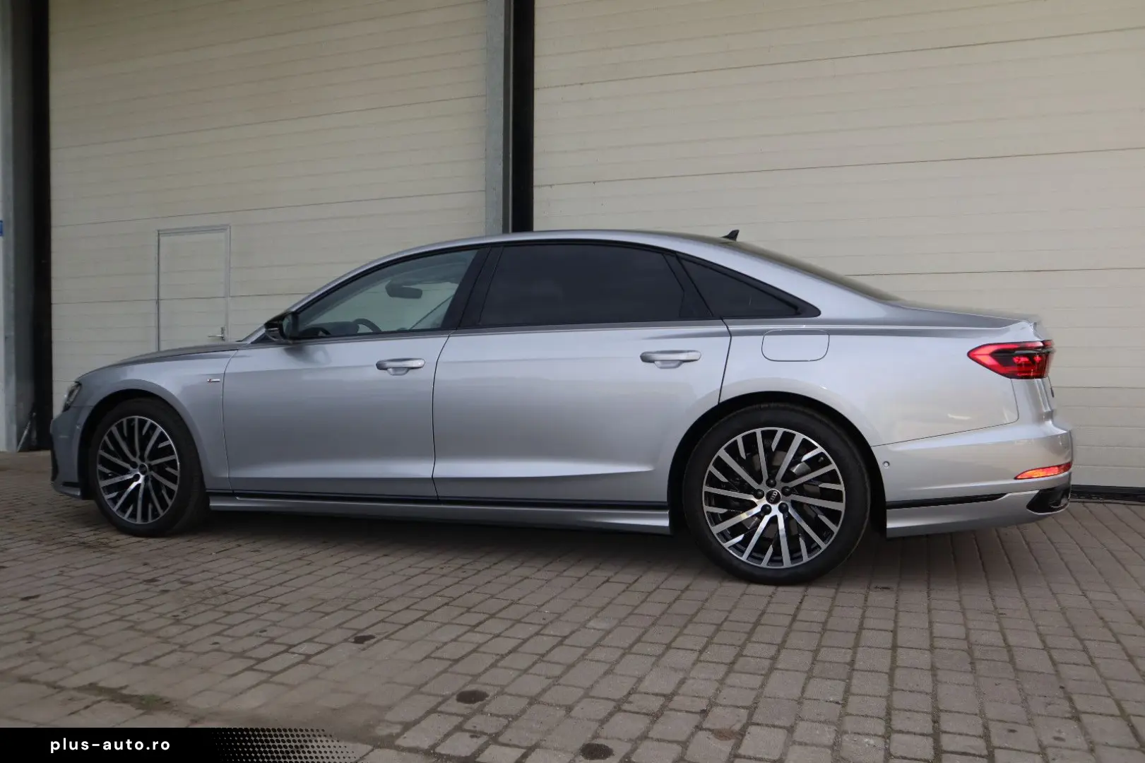 AUDI A8L 60 TFSI e lang EXCLUSIVE S-LINE UPE183.530 -