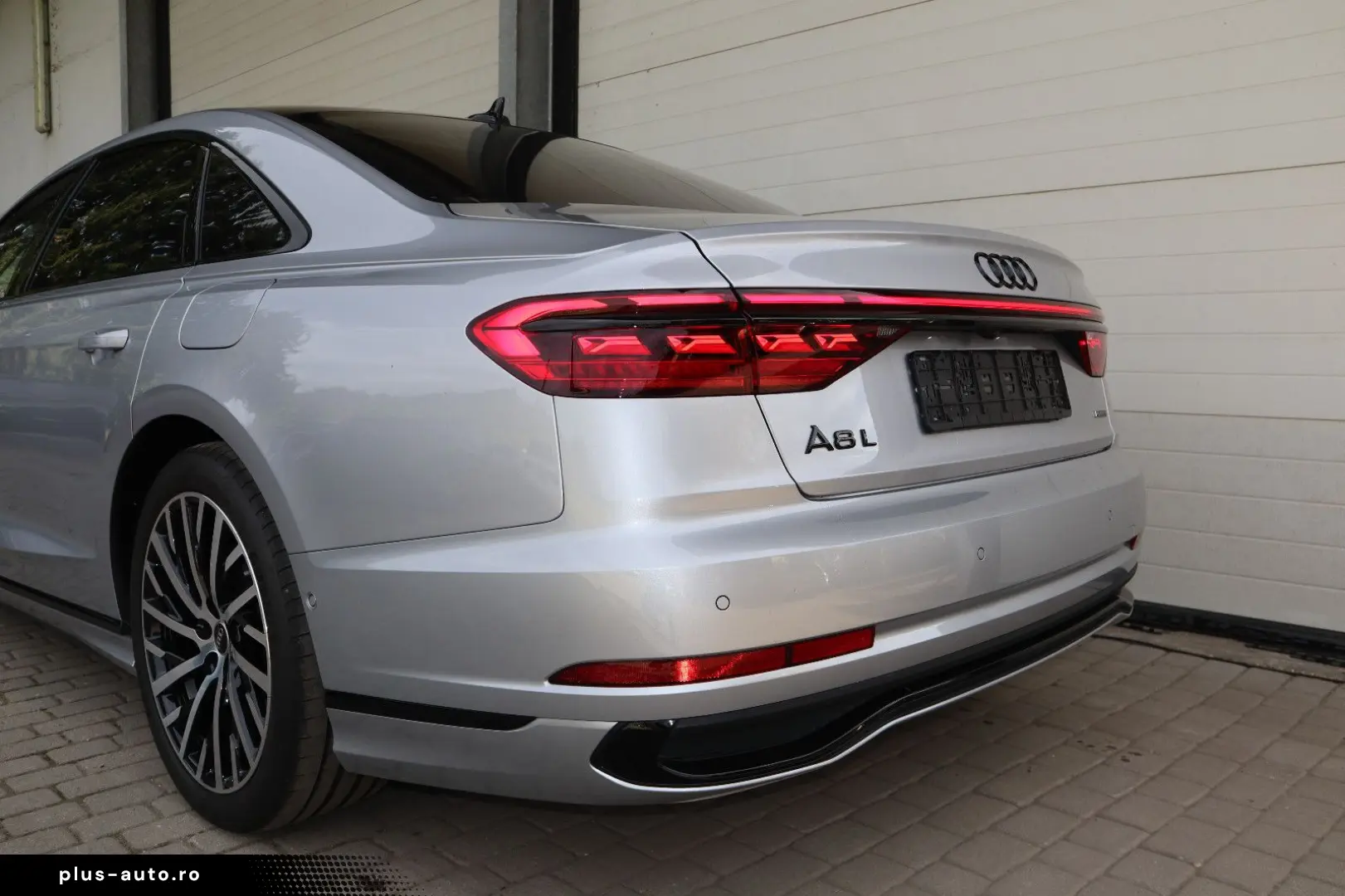 AUDI A8L 60 TFSI e lang EXCLUSIVE S-LINE UPE183.530 -