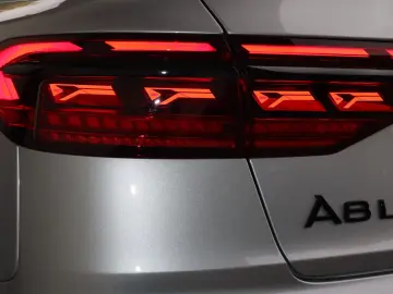 AUDI A8L 60 TFSI e lang EXCLUSIVE S-LINE UPE183.530 -