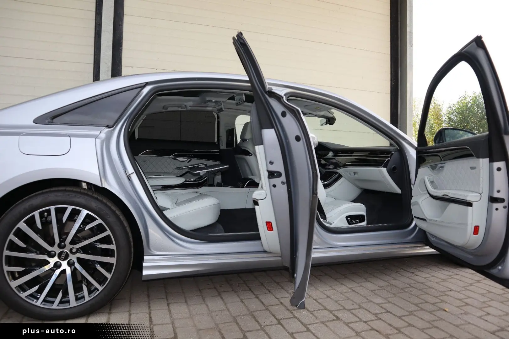 AUDI A8L 60 TFSI e lang EXCLUSIVE S-LINE UPE183.530 -