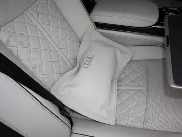 AUDI A8L 60 TFSI e lang EXCLUSIVE S-LINE UPE183.530 -