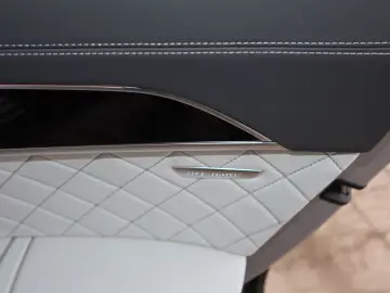 AUDI A8L 60 TFSI e lang EXCLUSIVE S-LINE UPE183.530 -