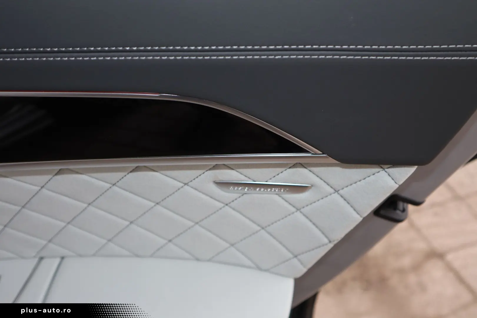 AUDI A8L 60 TFSI e lang EXCLUSIVE S-LINE UPE183.530 -