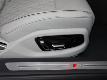 AUDI A8L 60 TFSI e lang EXCLUSIVE S-LINE UPE183.530 -