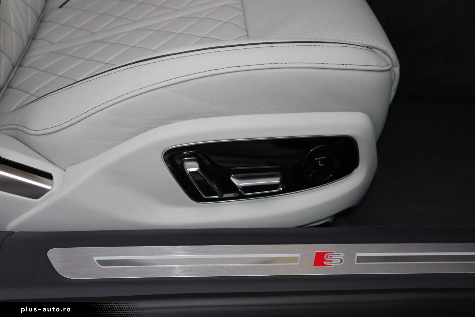 AUDI A8L 60 TFSI e lang EXCLUSIVE S-LINE UPE183.530 -