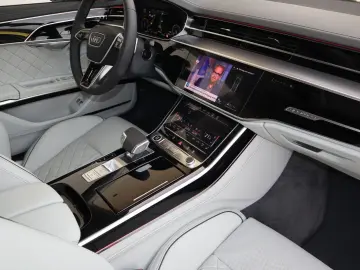 AUDI A8L 60 TFSI e lang EXCLUSIVE S-LINE UPE183.530 -