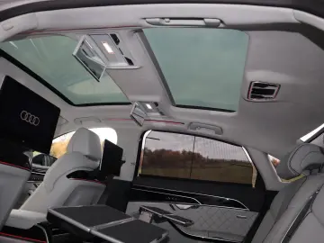 AUDI A8L 60 TFSI e lang EXCLUSIVE S-LINE UPE183.530 -