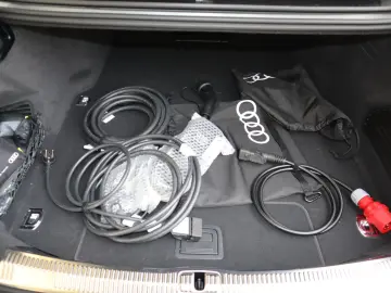 AUDI A8L 60 TFSI e lang EXCLUSIVE S-LINE UPE183.530 -