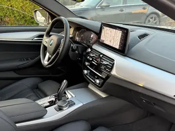 BMW 530d Touring xDrive  INDIVIDUAL EXCLUSIVE VOLL